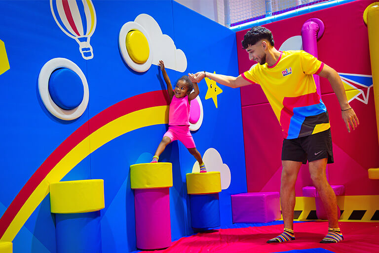 miniBOUNCE Arabian Center Obstacle Wall - Super Runio